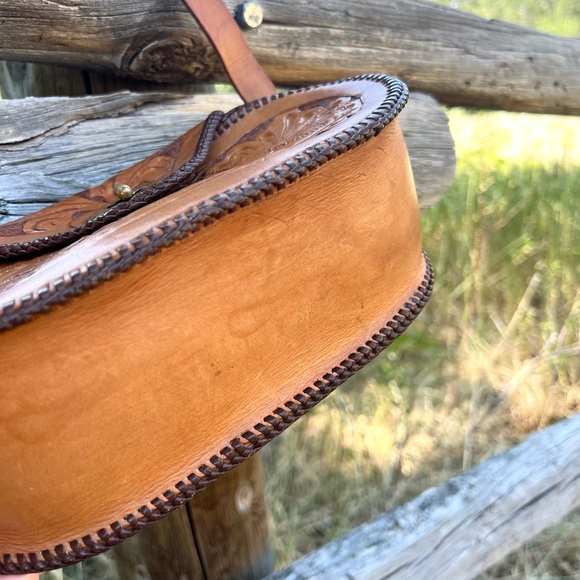 Vintage 1970’s Hand Tooled Floral Leather Western Boho Structure Mini Bag Purse - Picture 6 of 8